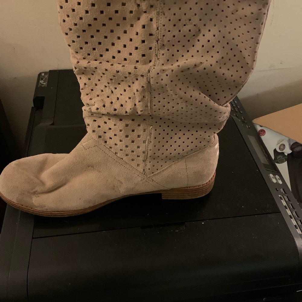 Boots - Picture 3 of 3